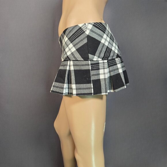 Y2K Charlotte Russe Pleated Plaid Micro Mini Skirt Size S Low Rise Black White - Picture 5 of 8